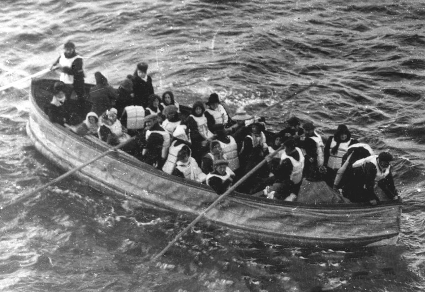 volles Rettungsboot der Titanic
