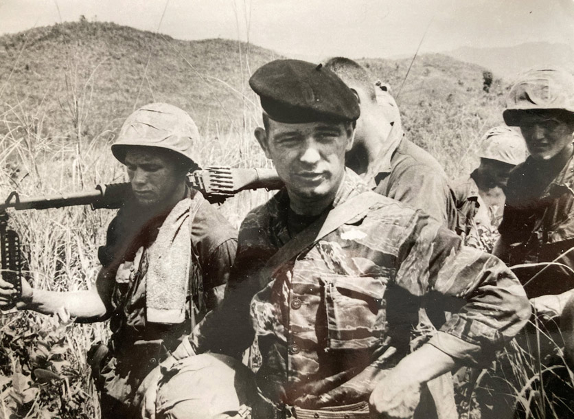Historisches Bild: Peter Balsiger als junger Mann in Militäruniform.