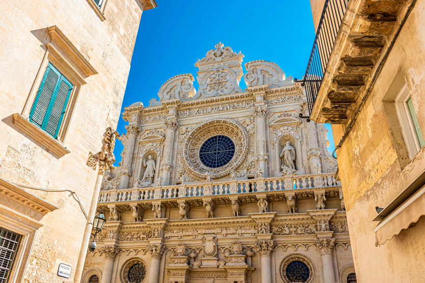 Fassade der Kirche Santa Croce in Lecce in Apulien, Süditalien. 