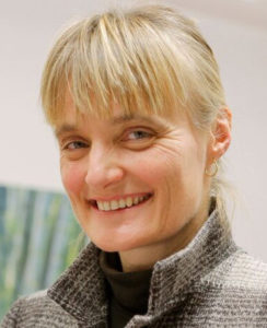 Monika Renz Dr. phil., Dr. theol.ist seit 1998 Psycho-Onkologin, Musik- und Psychotherapeutin am Kantonsspital St. Gallen.