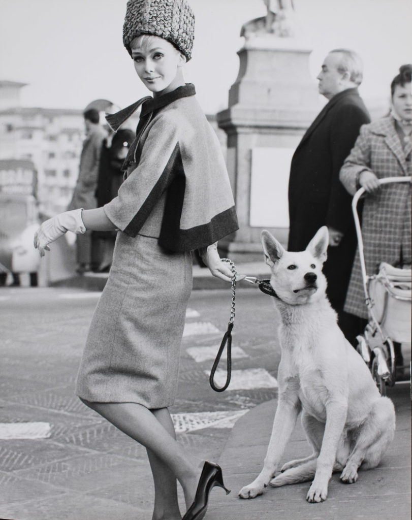 Ina Balke 1961 in einem Anzug von Capucci, Rom