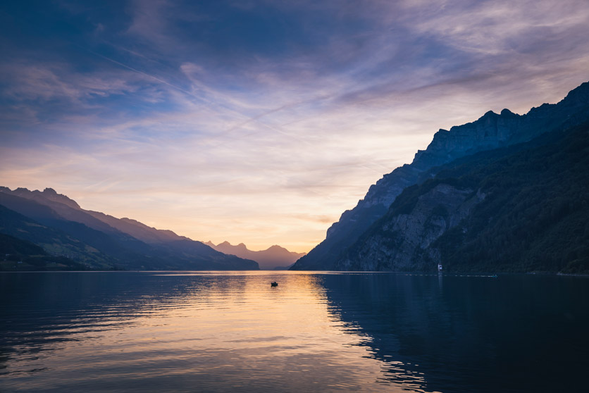 Walensee in Abendstimmung - die Kulisse für das Musical Heidi. 