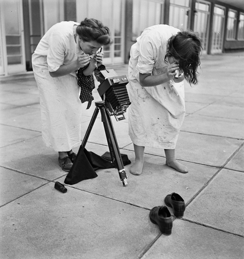 Leni Willimann-Thöni, Schülerinnen der Fachklasse für Fotografie, Kunstgewerbeschule
Zürich, ca. 1940