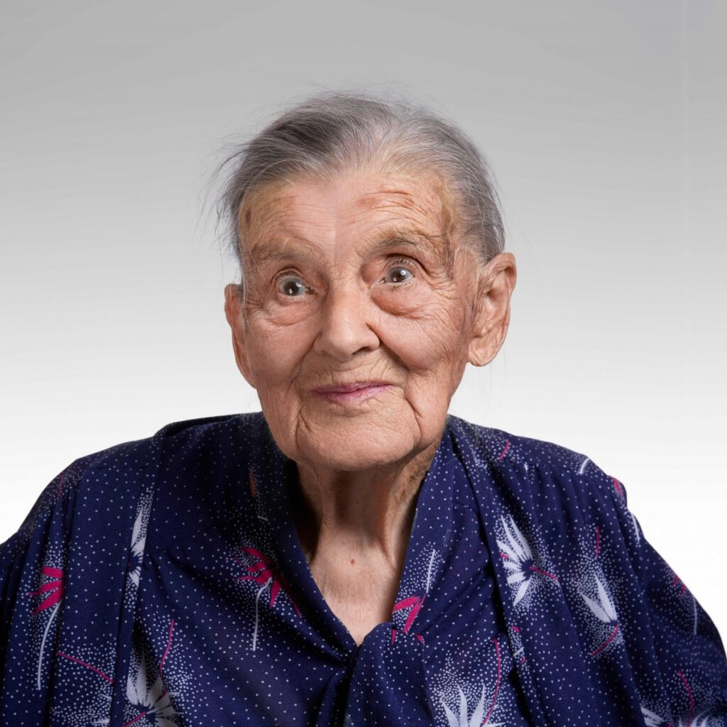 Swiss100 Ausstellung: Portrait einer über 100-Jährigen