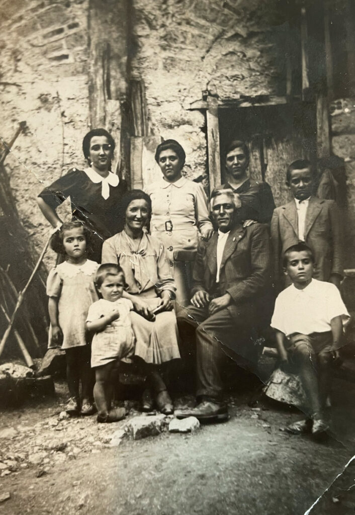 Familienfoto mit der kleinen Maria Fortunata in Italien