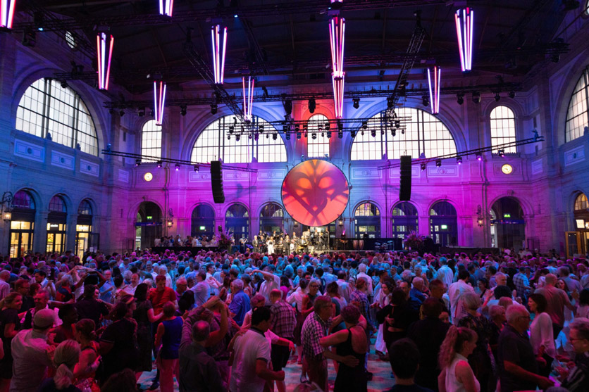 Sommernachtsball im Hauptbahnhof Zürich