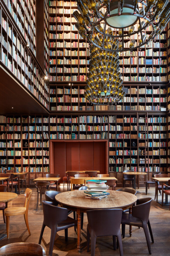 LIBRARY IM B2 HOTEL