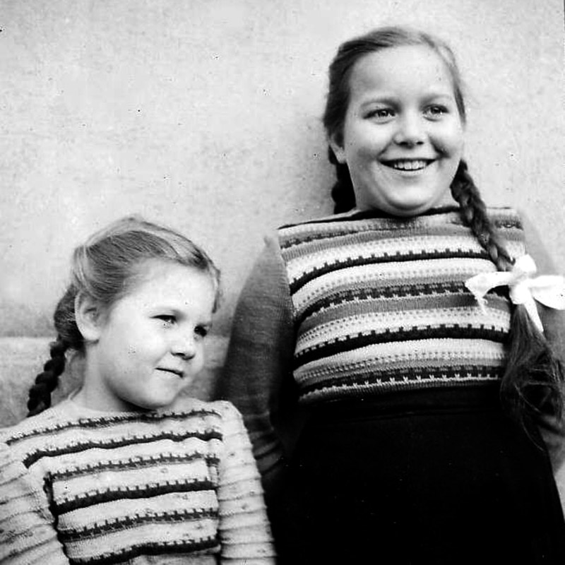 Ursula und Madeleine Burri, 1949